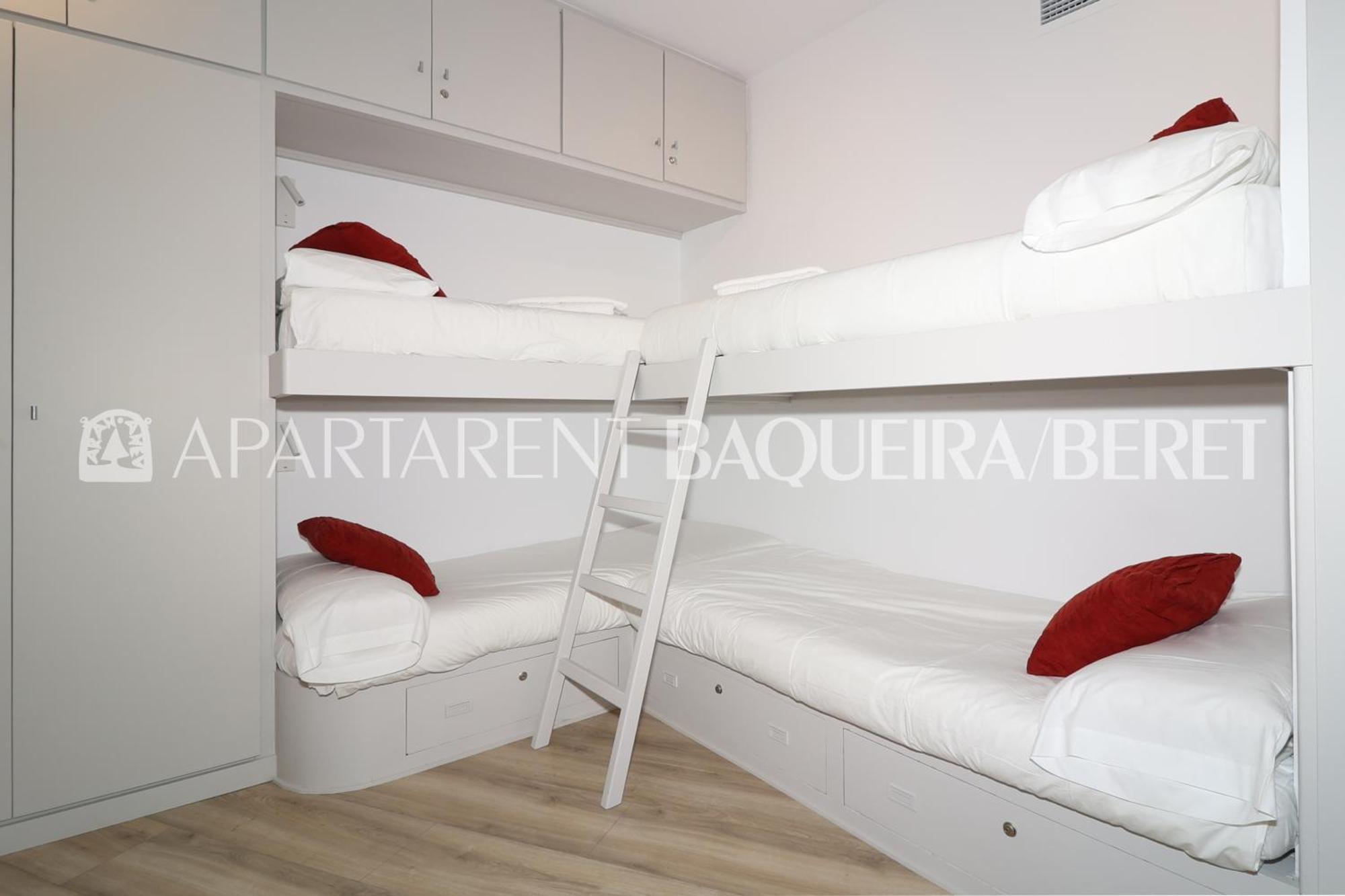 Apartarent 1500 บาเกย์รา-เบเรต ภายนอก รูปภาพ