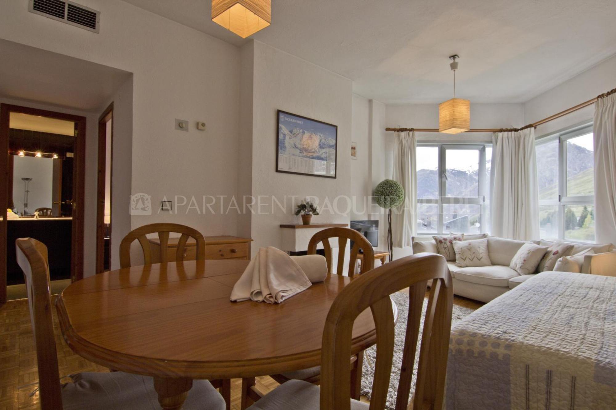 Apartarent 1500 บาเกย์รา-เบเรต ภายนอก รูปภาพ